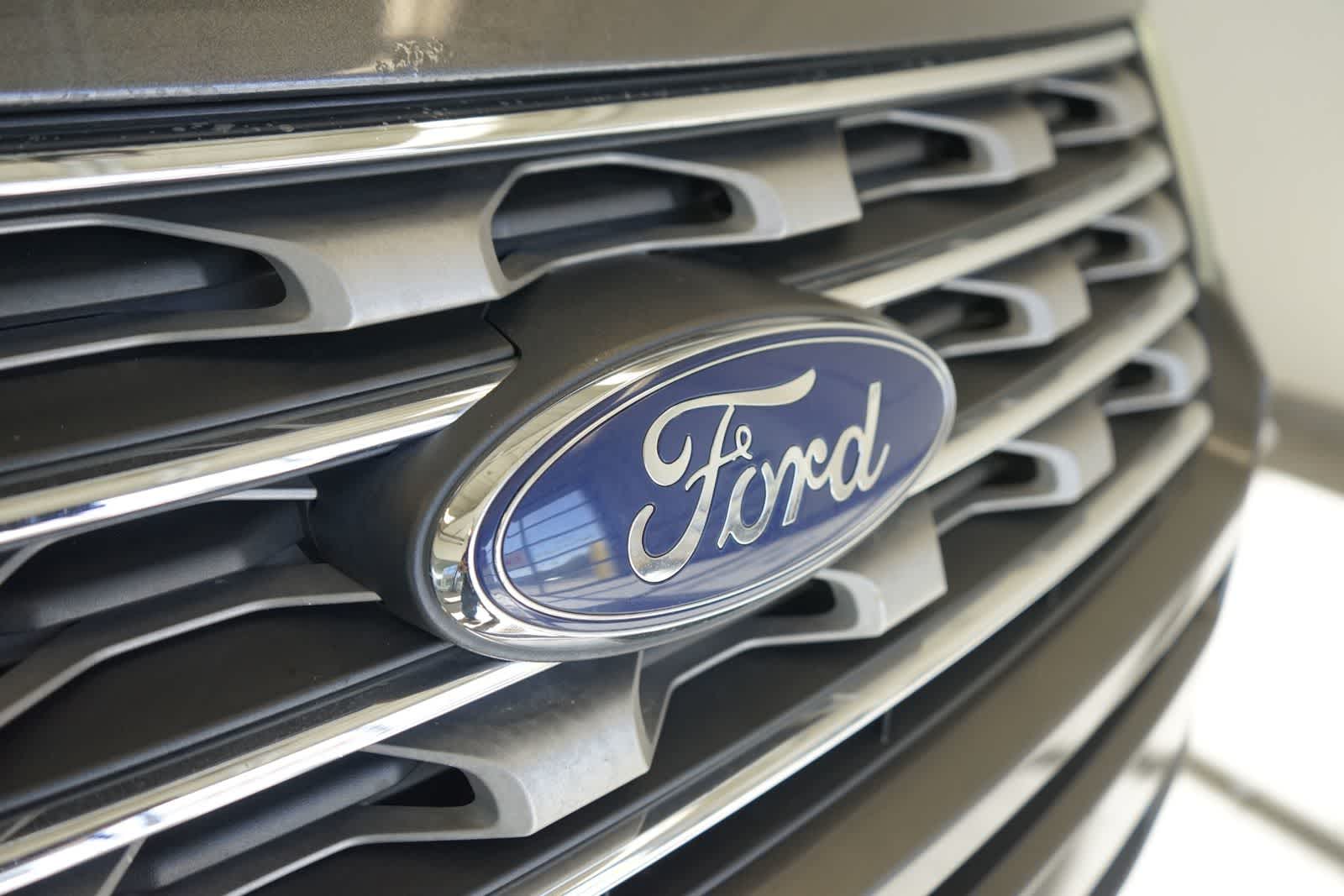 Thumbnail: 2016 Ford Explorer - 18