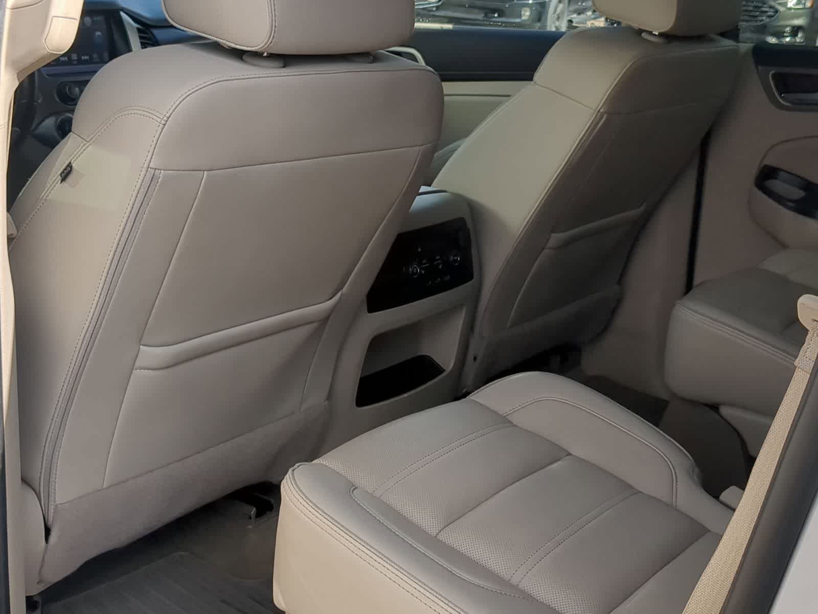 Thumbnail: 2018 GMC Yukon - 24