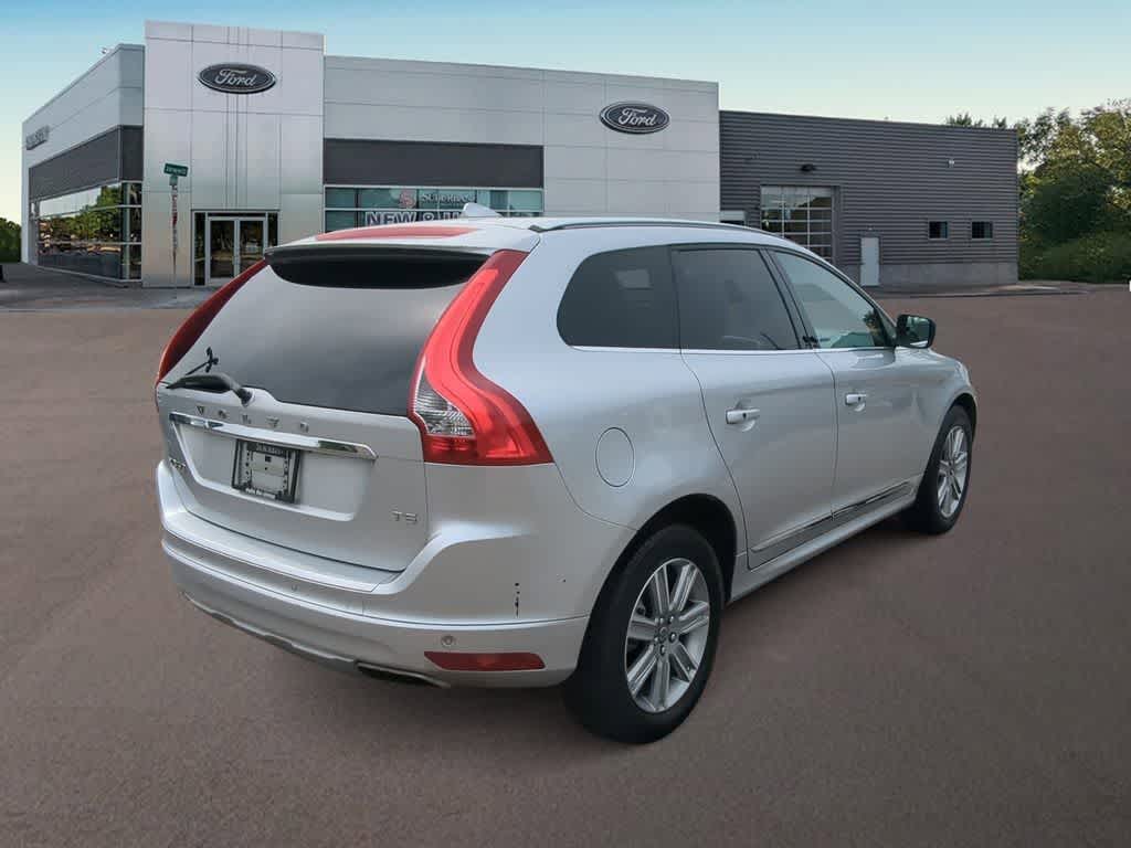 Thumbnail: 2017 Volvo XC60 - 9