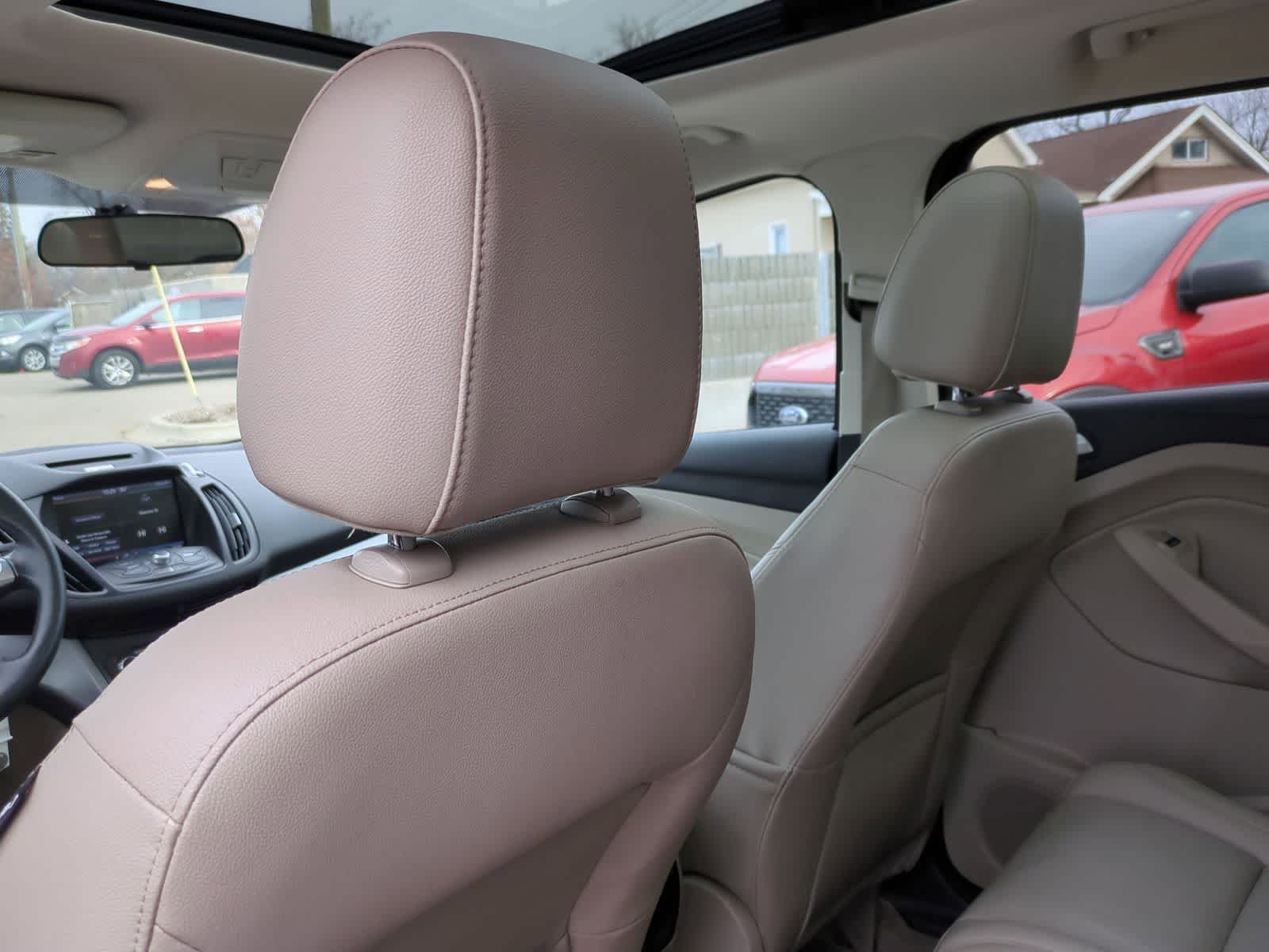 Thumbnail: 2015 Ford Escape - 24