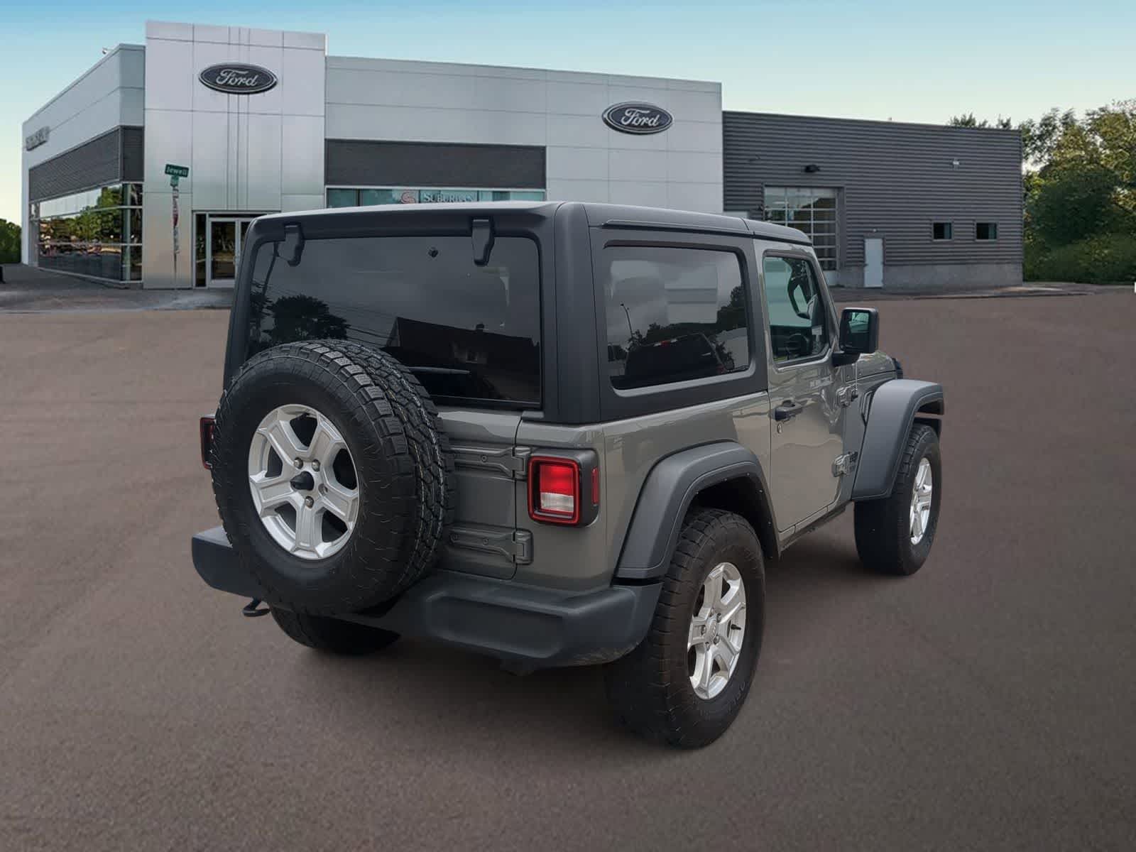 Thumbnail: 2021 Jeep Wrangler - 11