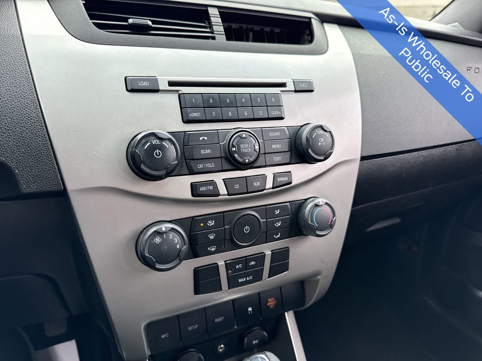 Thumbnail: 2011 Ford Focus - 27