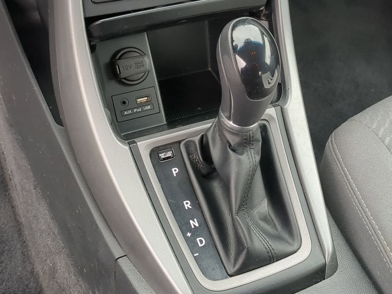 Thumbnail: 2015 Hyundai Elantra - 40