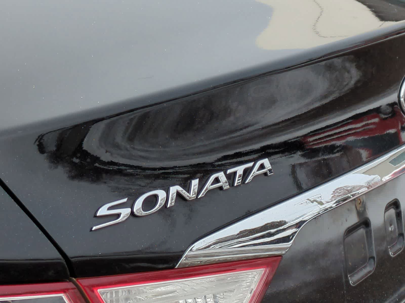 Thumbnail: 2013 Hyundai Sonata - 18