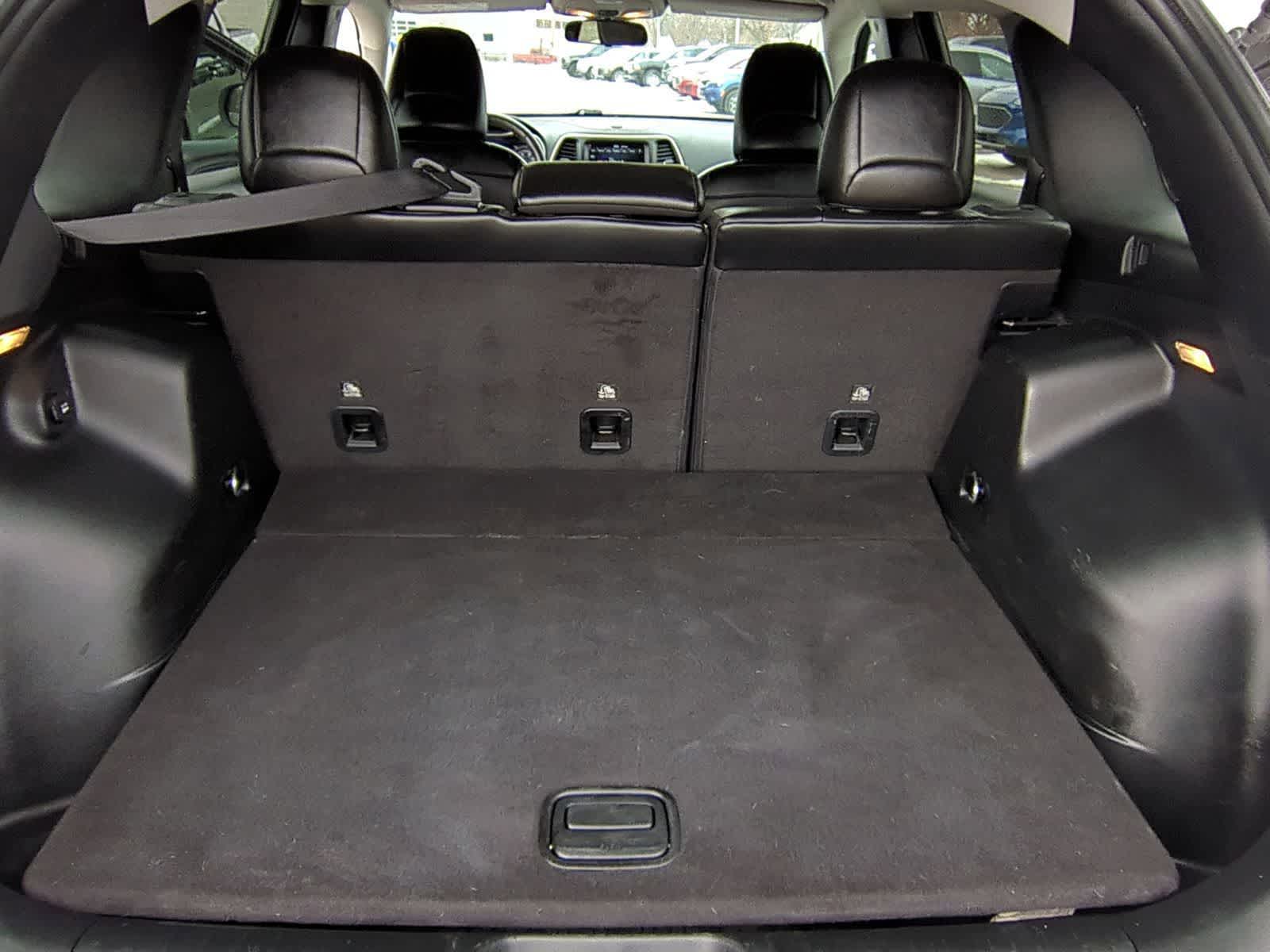 Thumbnail: 2020 Jeep Cherokee - 44