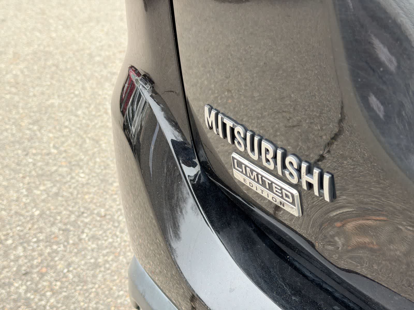 Thumbnail: 2018 Mitsubishi Outlander - 16