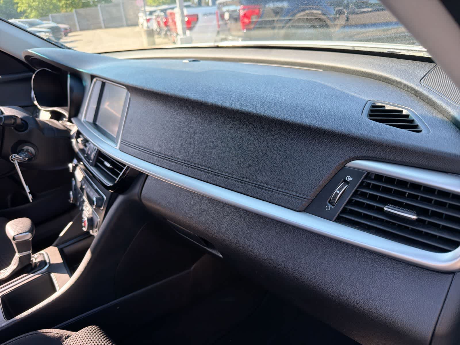 Thumbnail: 2020 Kia Optima - 16