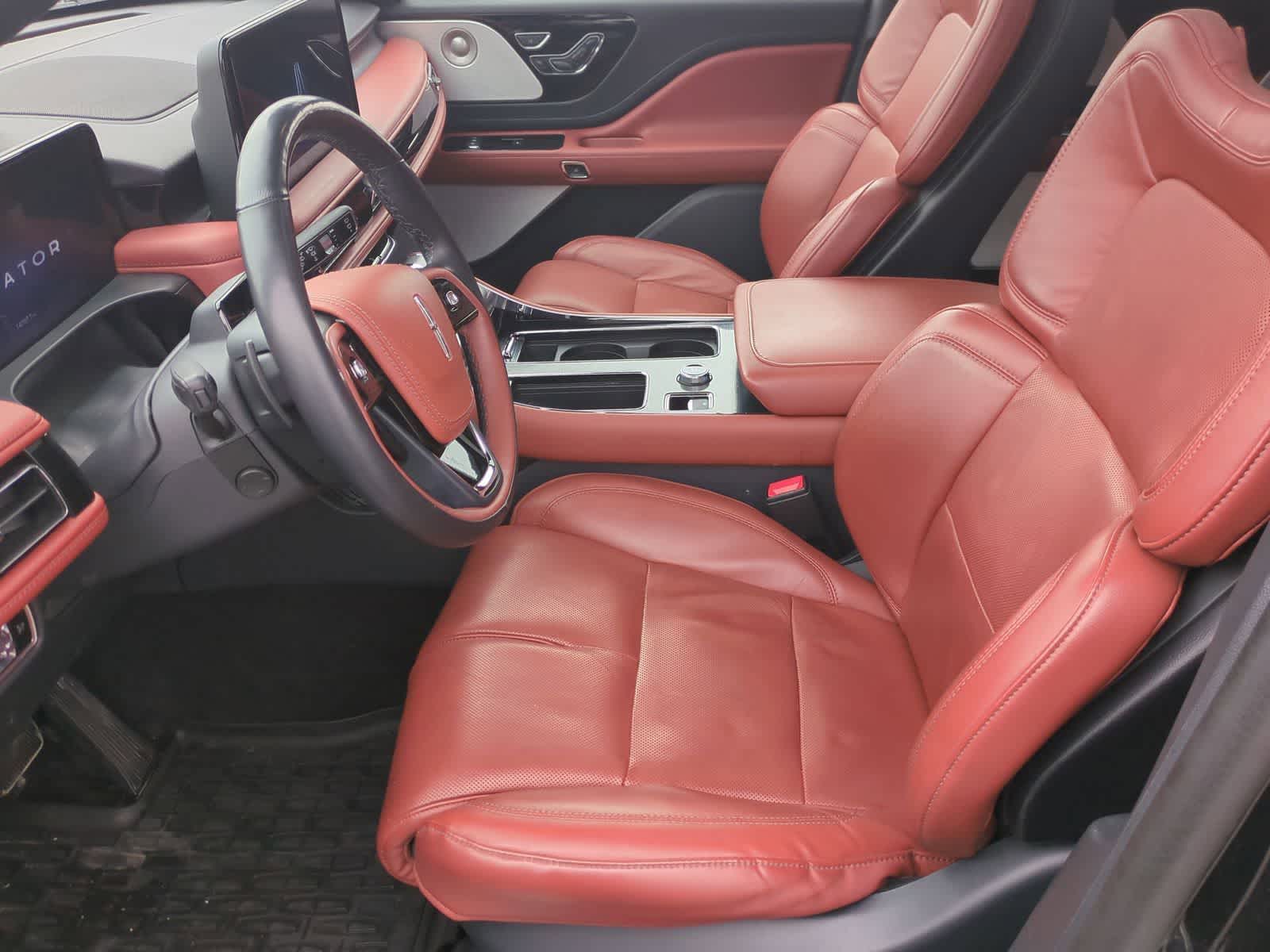 Thumbnail: 2025 Lincoln Aviator - 31