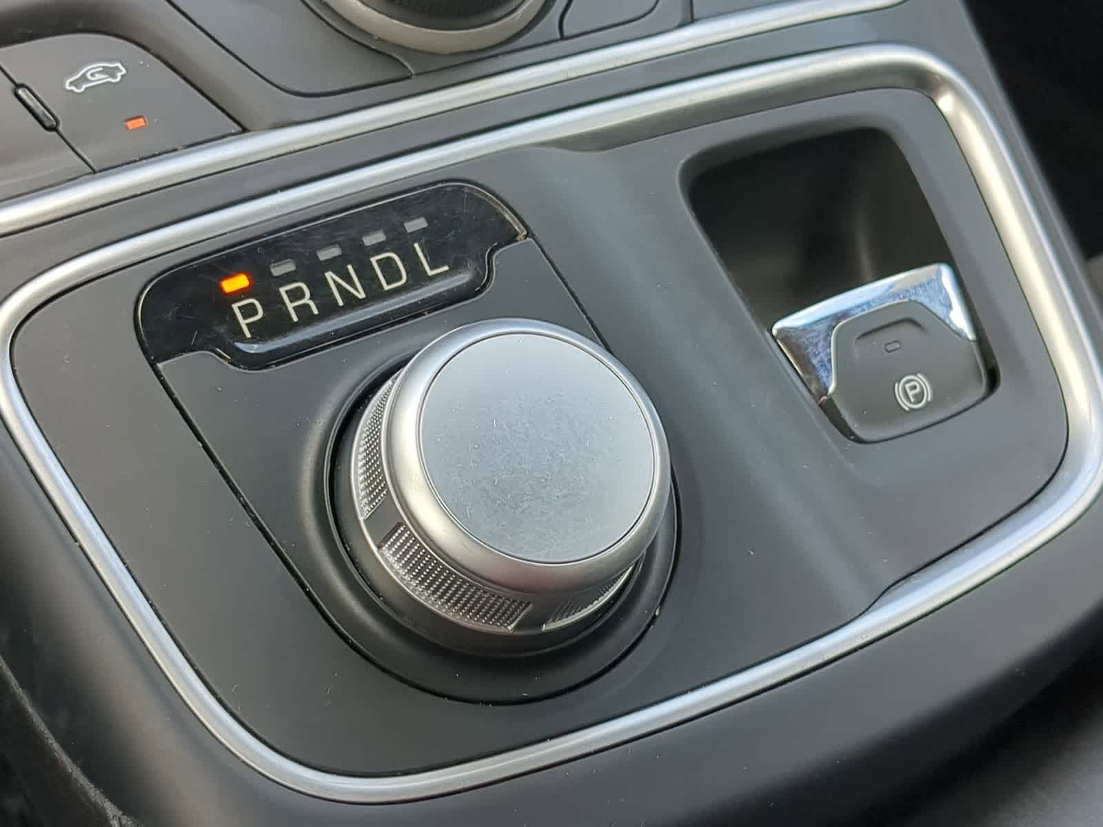 Thumbnail: 2015 Chrysler 200 - 31