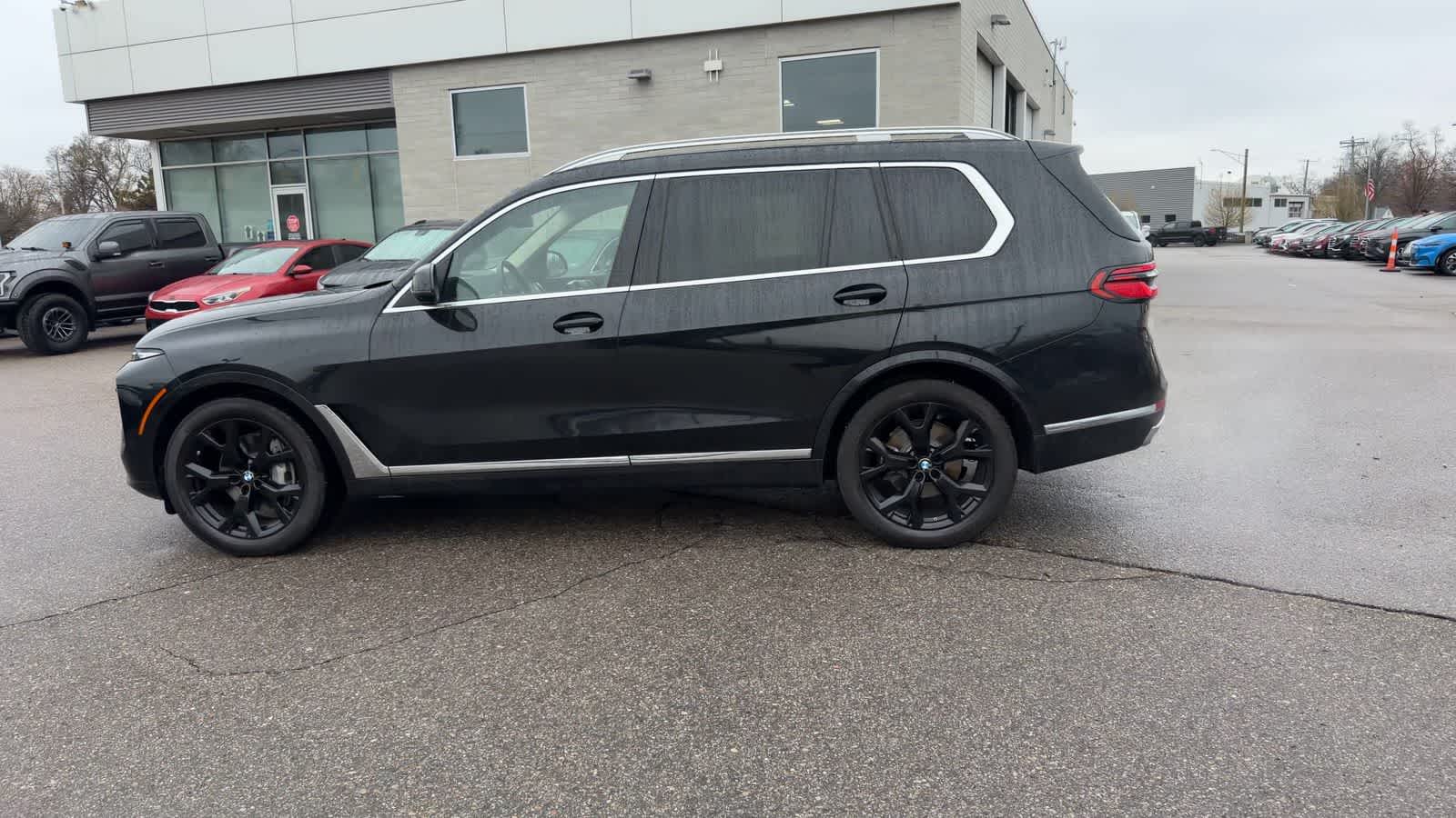 Thumbnail: 2023 BMW X7 - 7