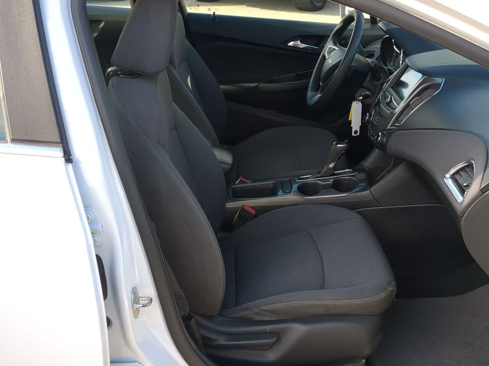 Thumbnail: 2019 Chevrolet Cruze - 24