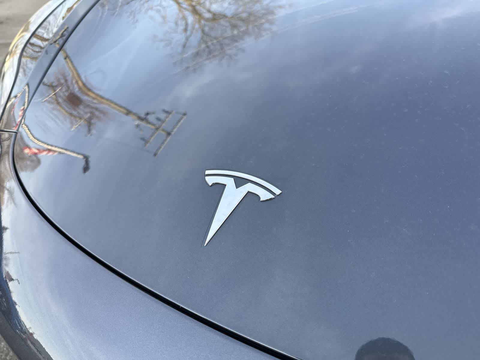 Thumbnail: 2018 Tesla Model 3 - 15