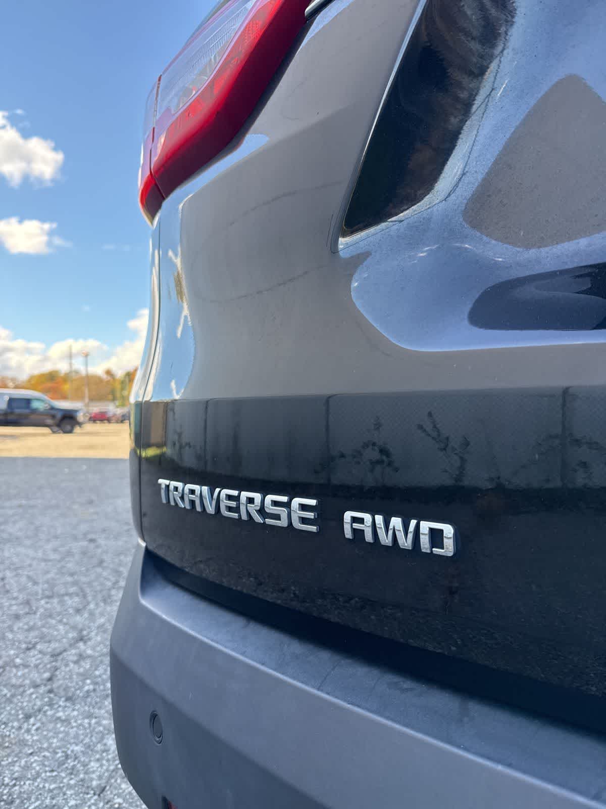 Thumbnail: 2020 Chevrolet Traverse - 3