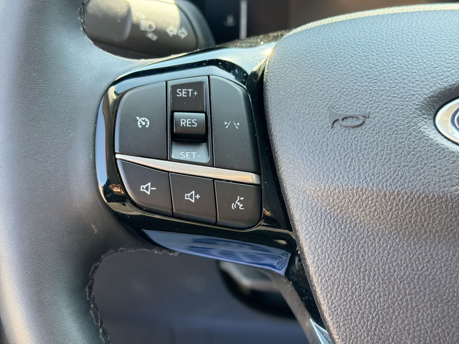 Thumbnail: 2023 Ford Escape - 29