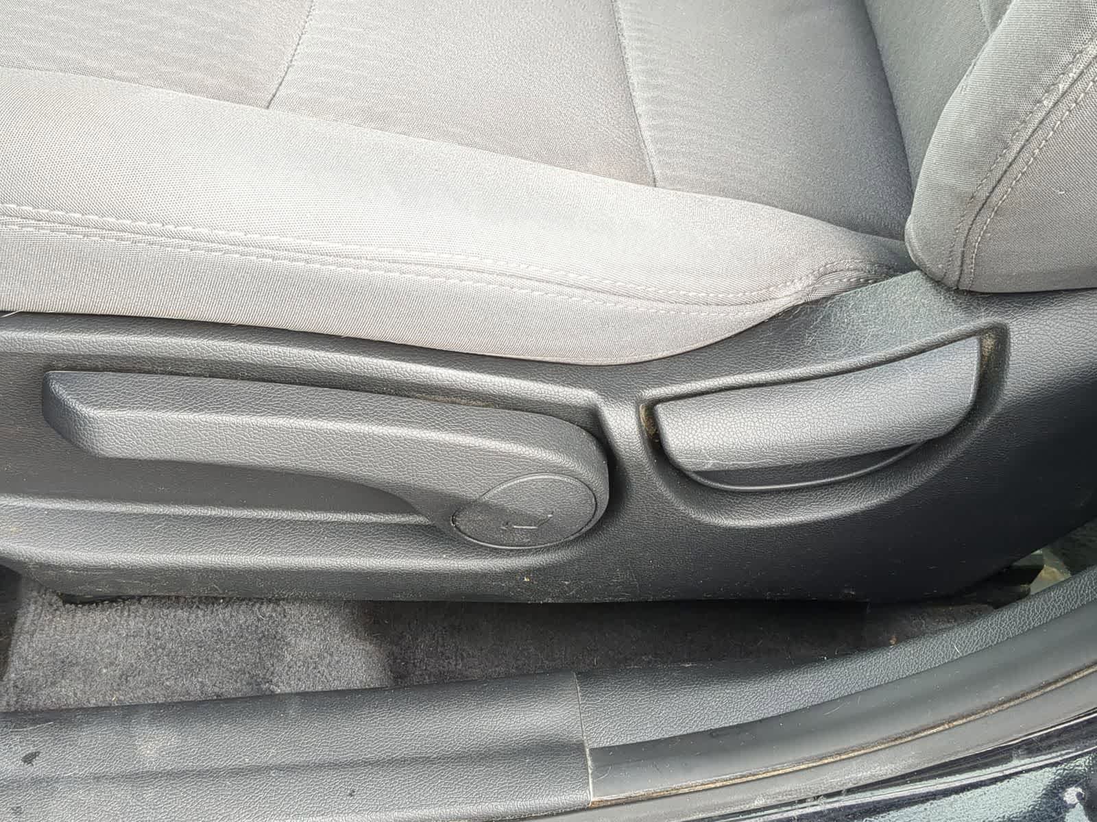 Thumbnail: 2015 Hyundai Elantra - 28