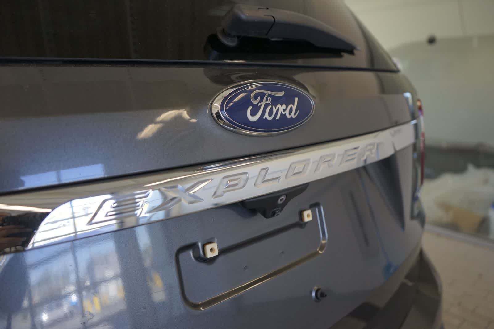 Thumbnail: 2016 Ford Explorer - 13