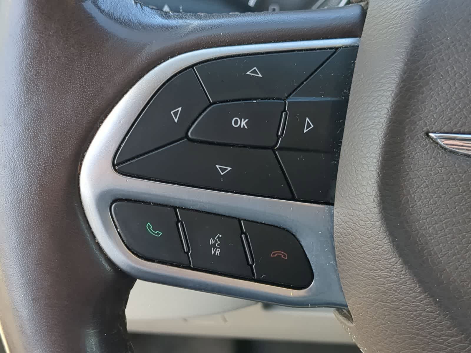 Thumbnail: 2019 Chrysler Pacifica - 28