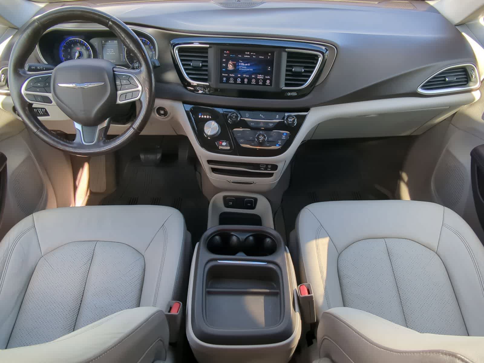 Thumbnail: 2019 Chrysler Pacifica - 18