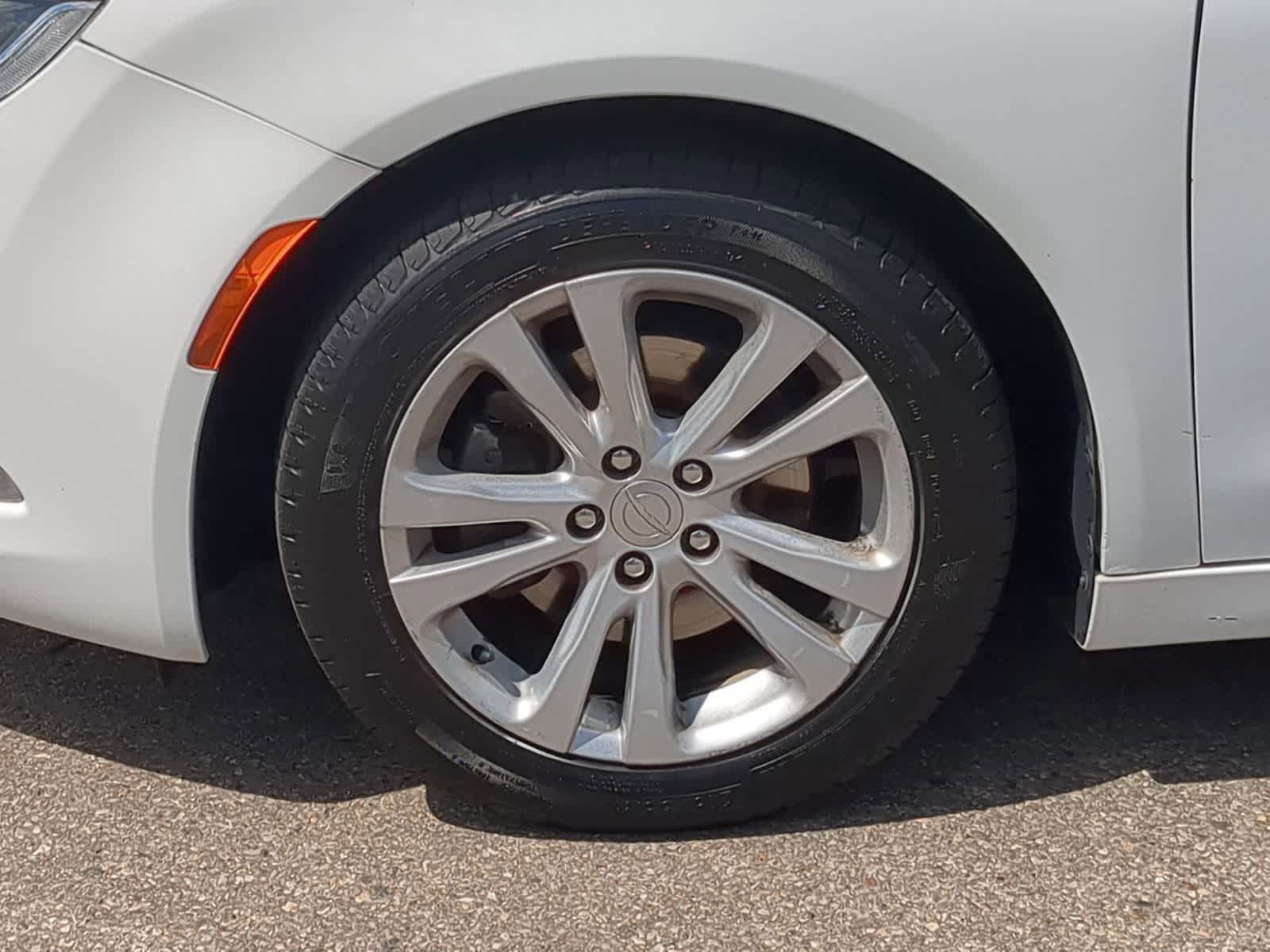 Thumbnail: 2015 Chrysler 200 - 16