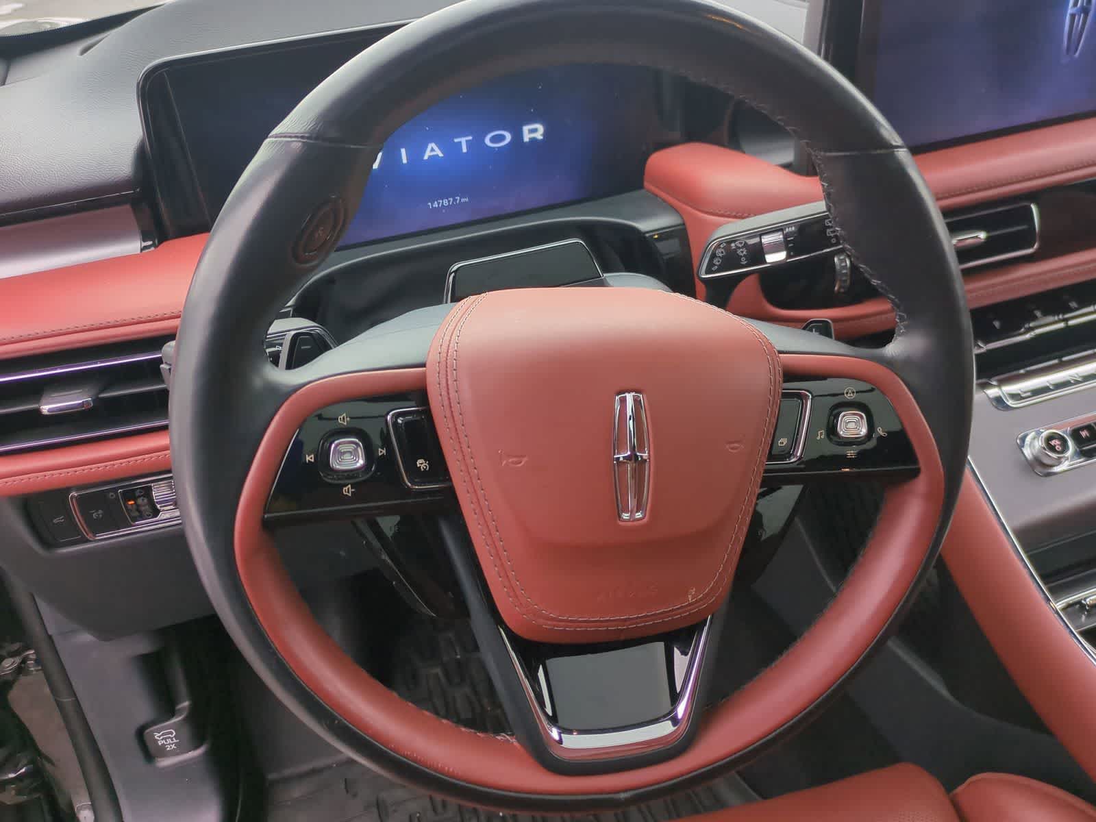 Thumbnail: 2025 Lincoln Aviator - 41