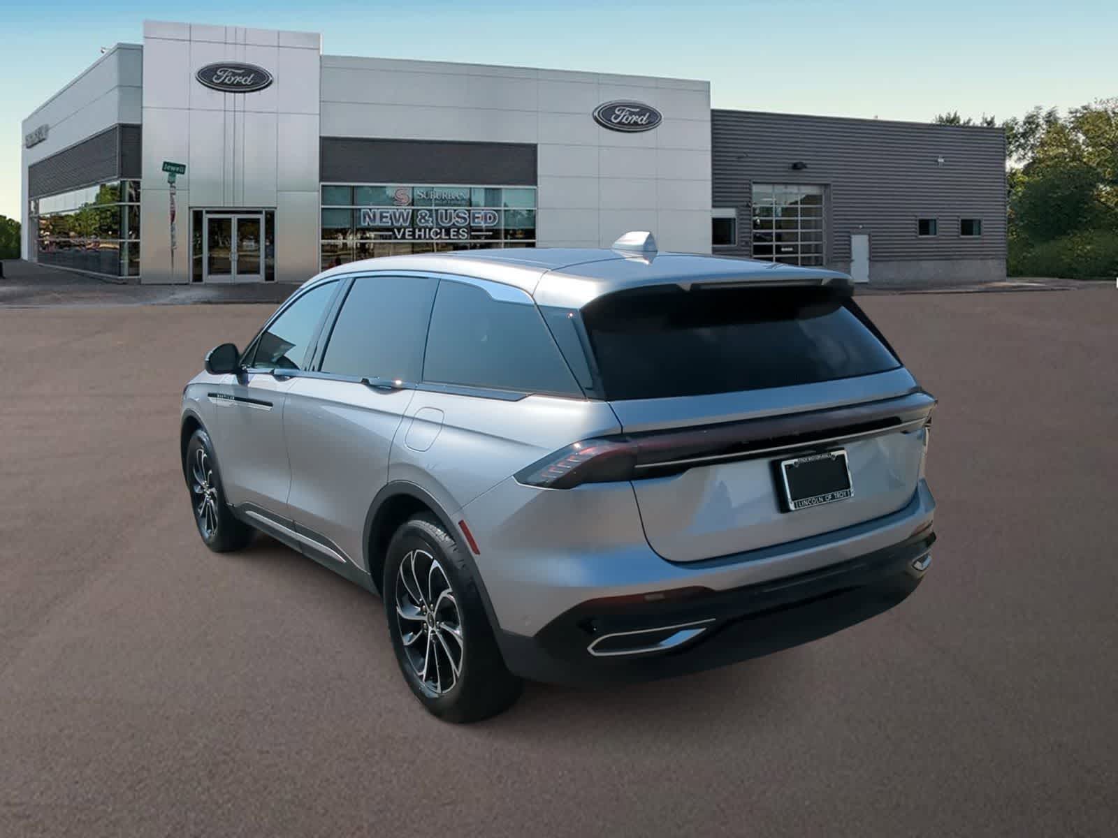 Thumbnail: 2024 Lincoln Nautilus - 8