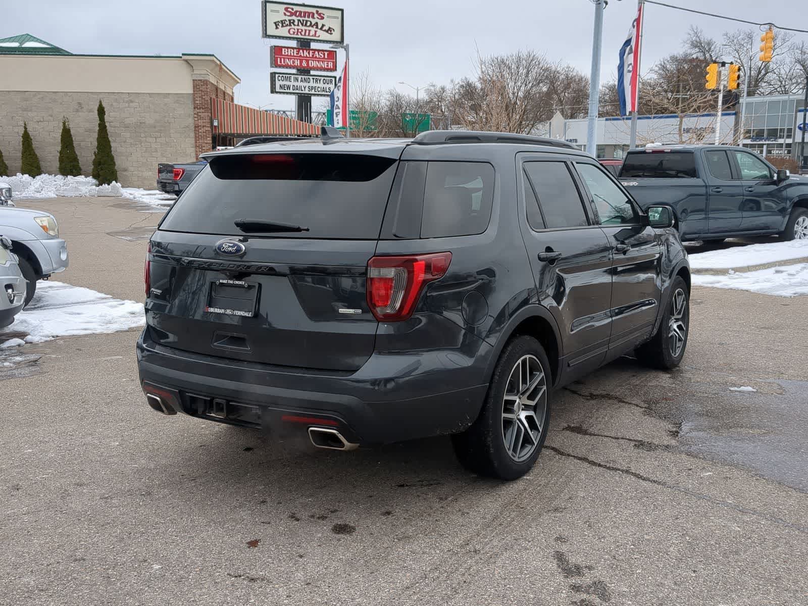 Thumbnail: 2017 Ford Explorer - 11