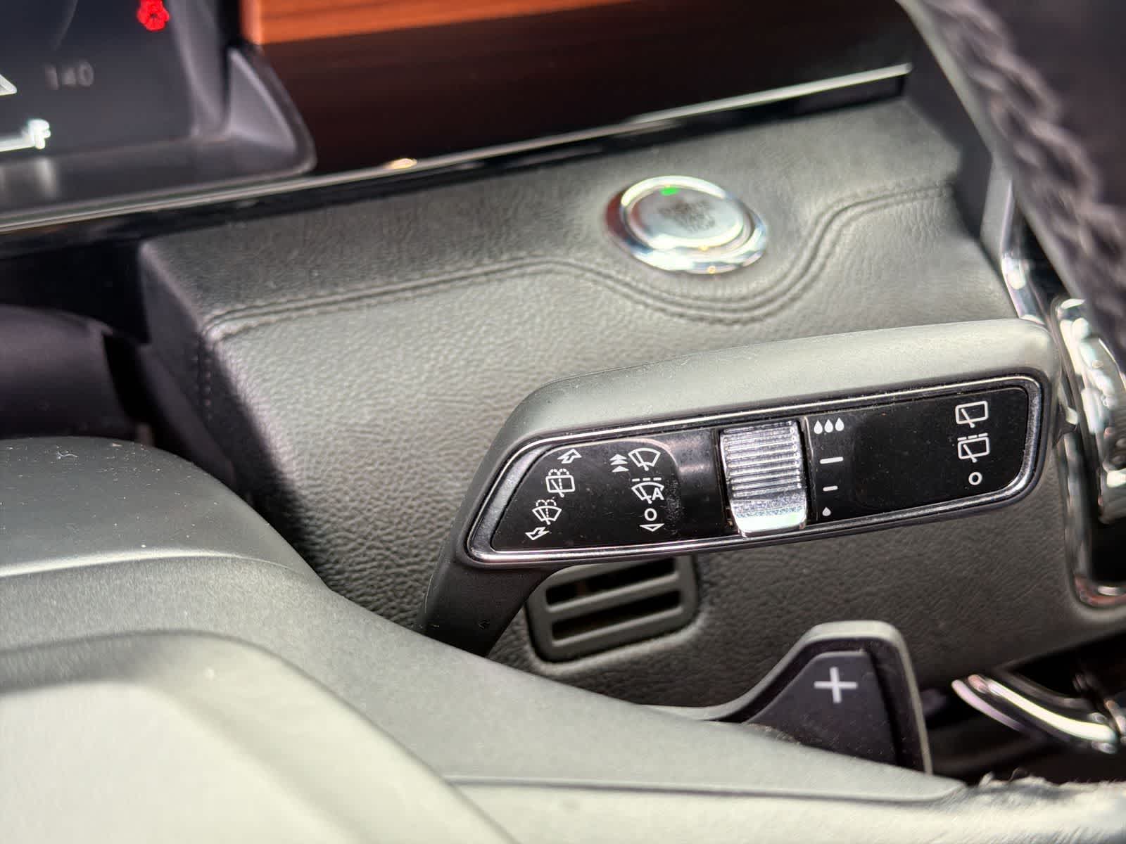 Thumbnail: 2019 Lincoln Navigator L - 31