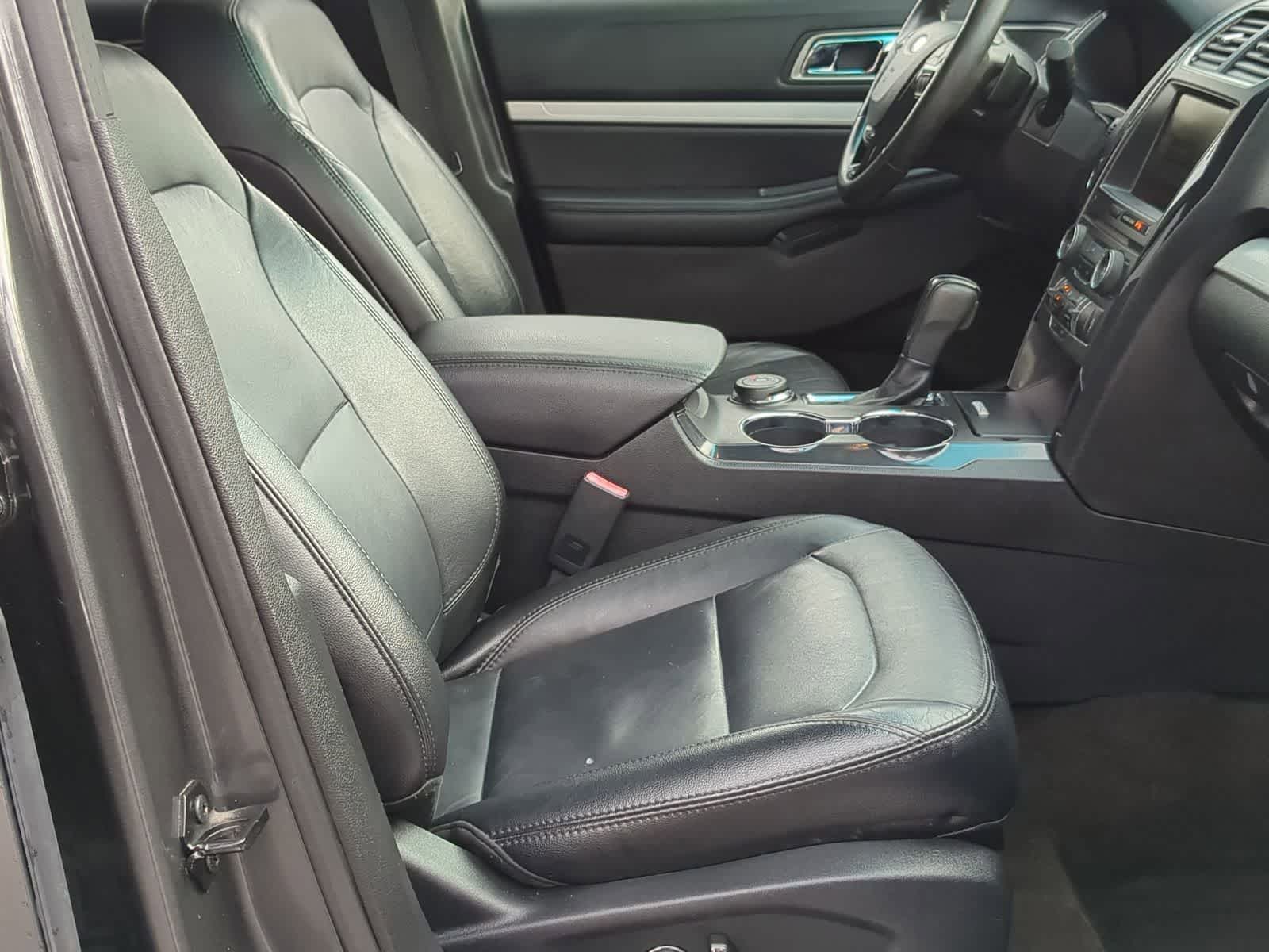 Thumbnail: 2016 Ford Explorer - 29