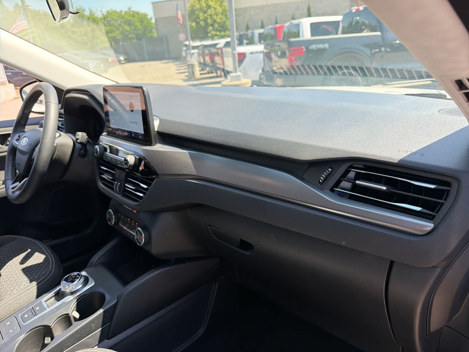 Thumbnail: 2023 Ford Escape - 21
