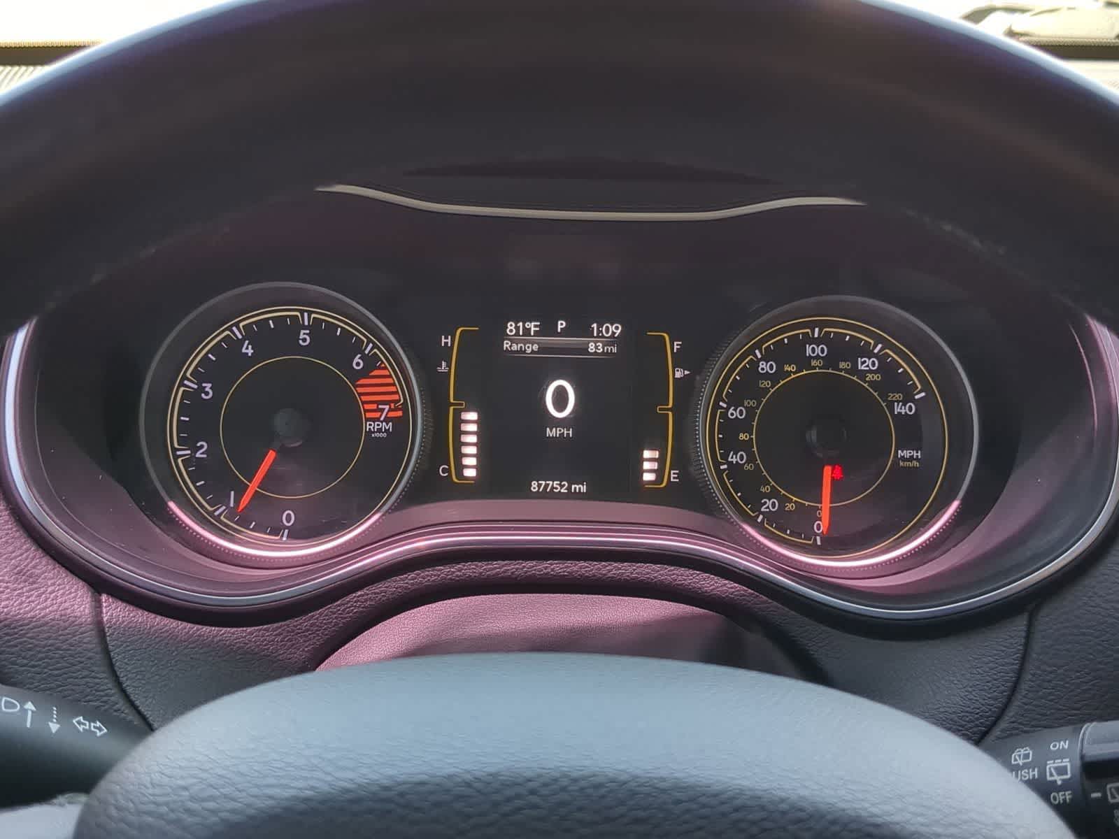 Thumbnail: 2019 Jeep Cherokee - 34