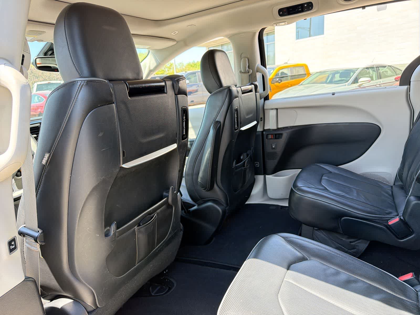 Thumbnail: 2018 Chrysler Pacifica - 19