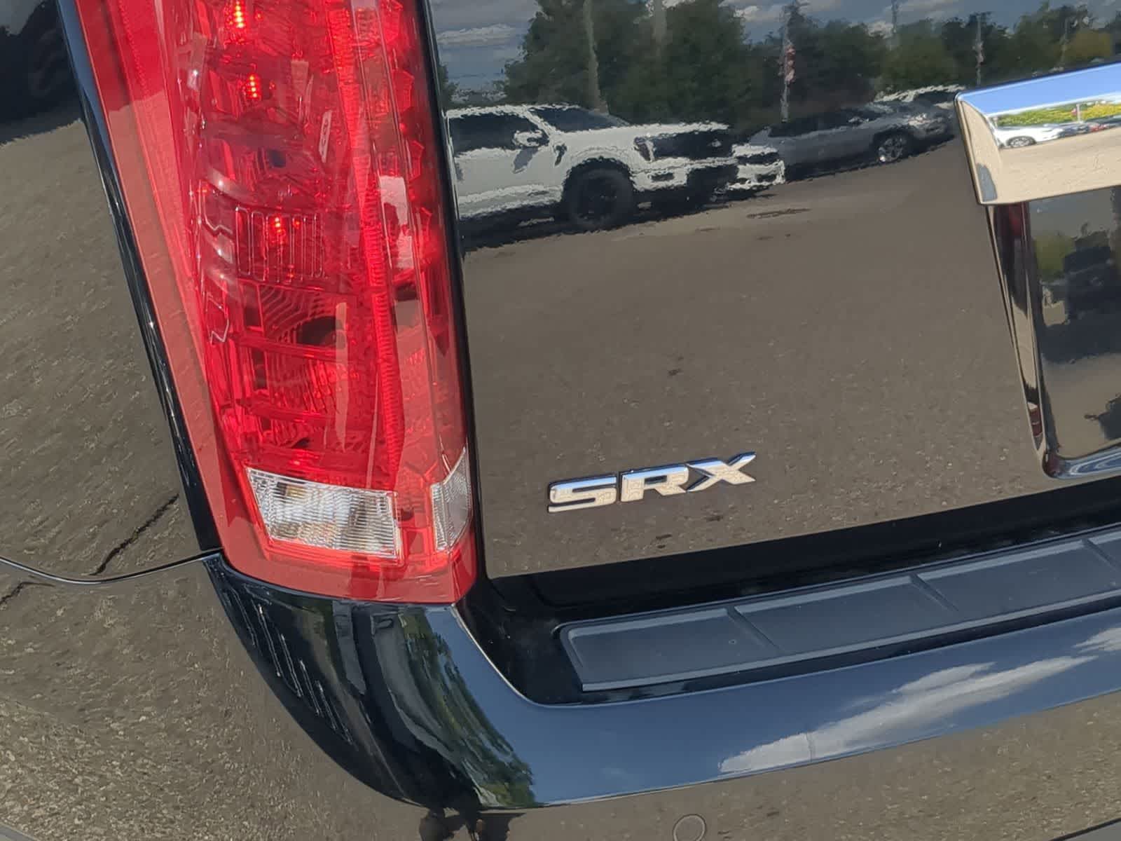 Thumbnail: 2010 Cadillac SRX - 18