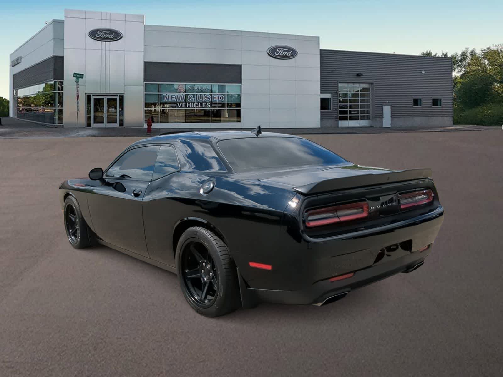 Thumbnail: 2016 Dodge Challenger - 8