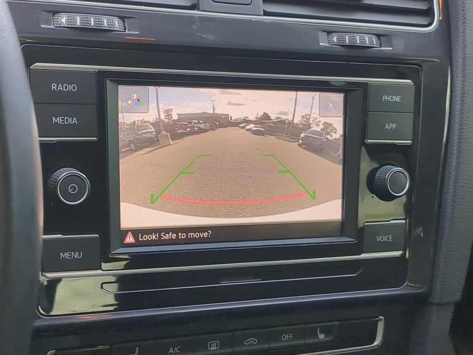 Thumbnail: 2021 Volkswagen Golf - 29