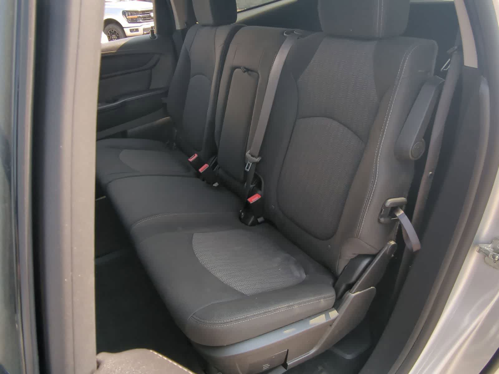 Thumbnail: 2014 Chevrolet Traverse - 26