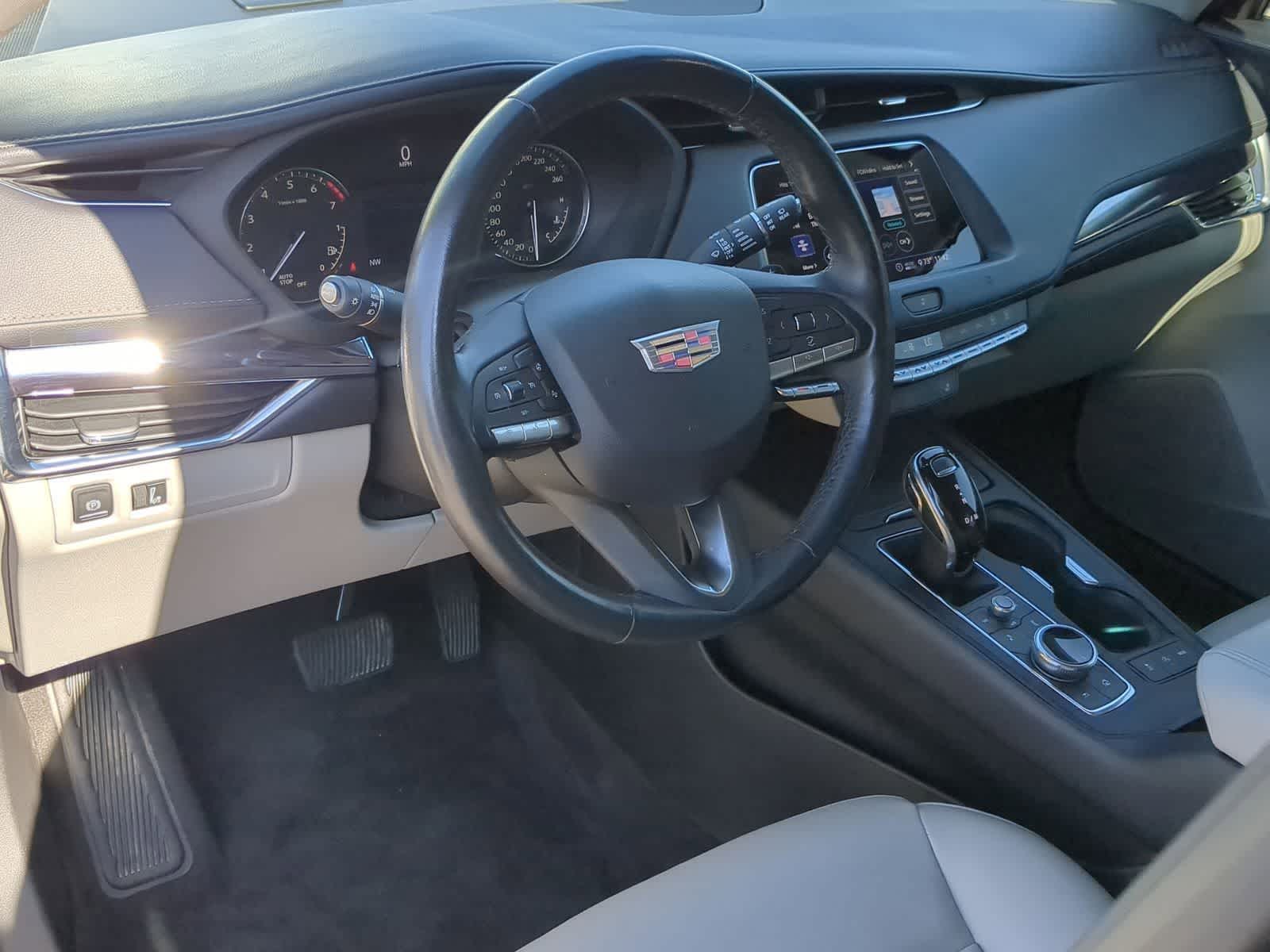 Thumbnail: 2020 Cadillac XT4 - 12