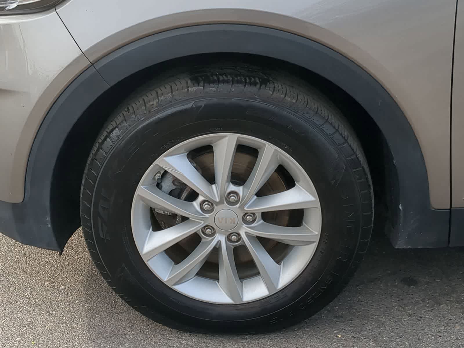 Thumbnail: 2017 Kia Sorento - 16