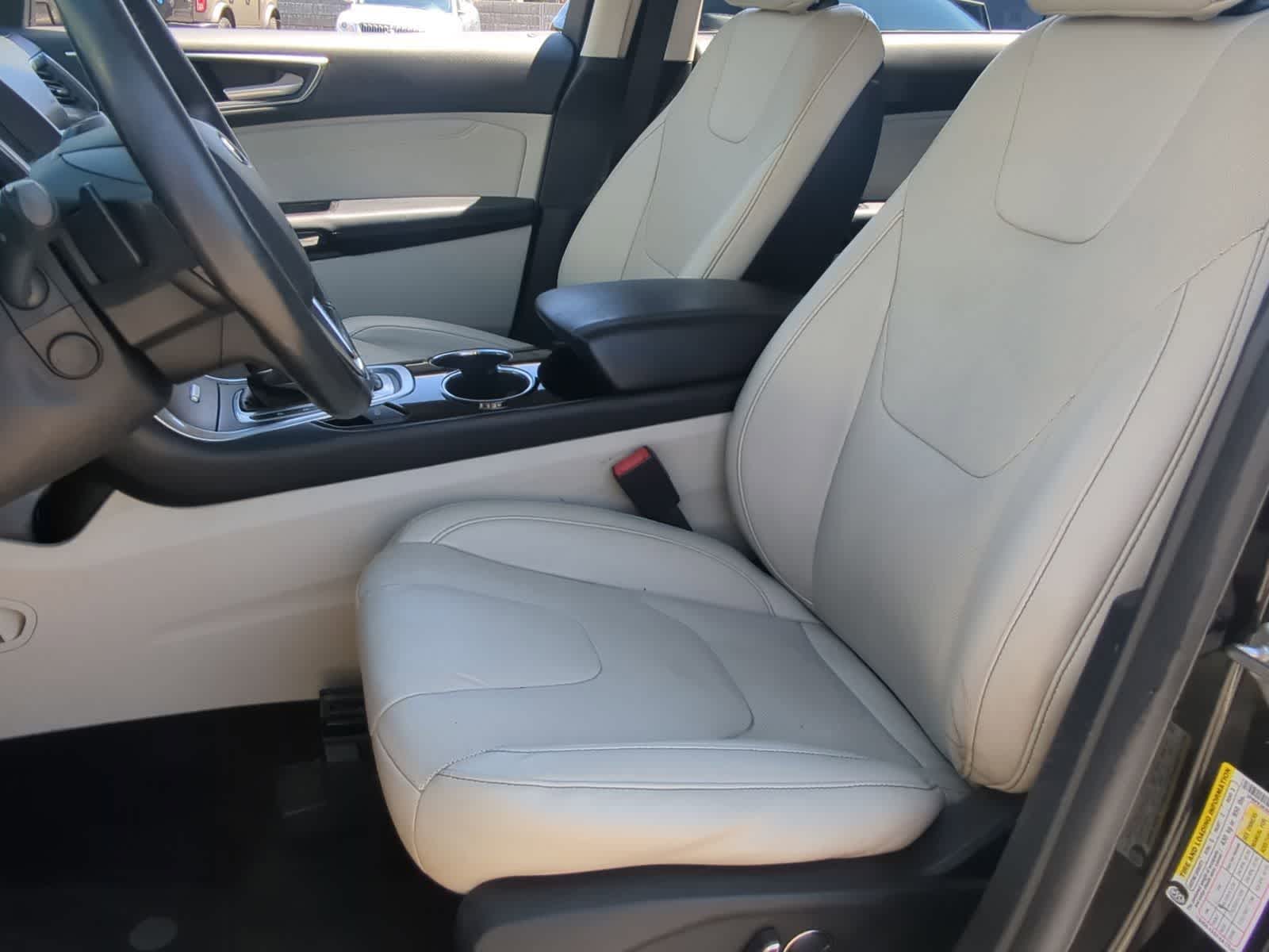 Thumbnail: 2018 Ford Edge - 20