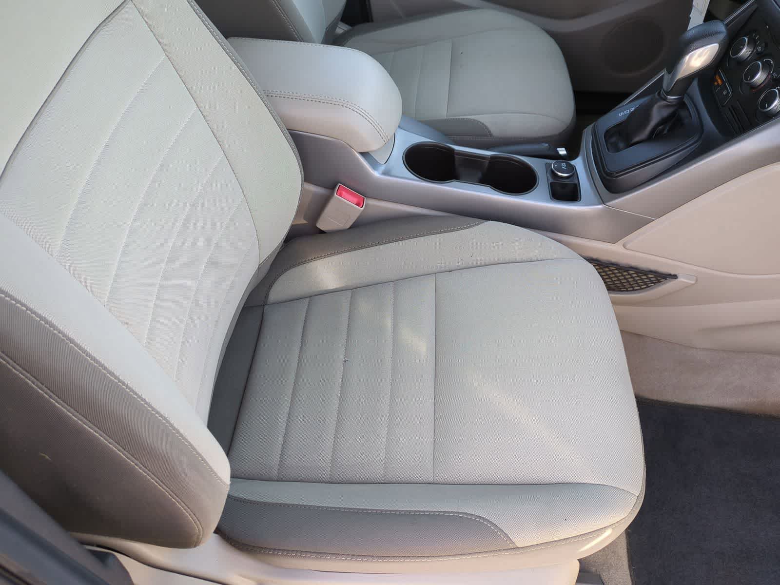 Thumbnail: 2015 Ford Escape - 16