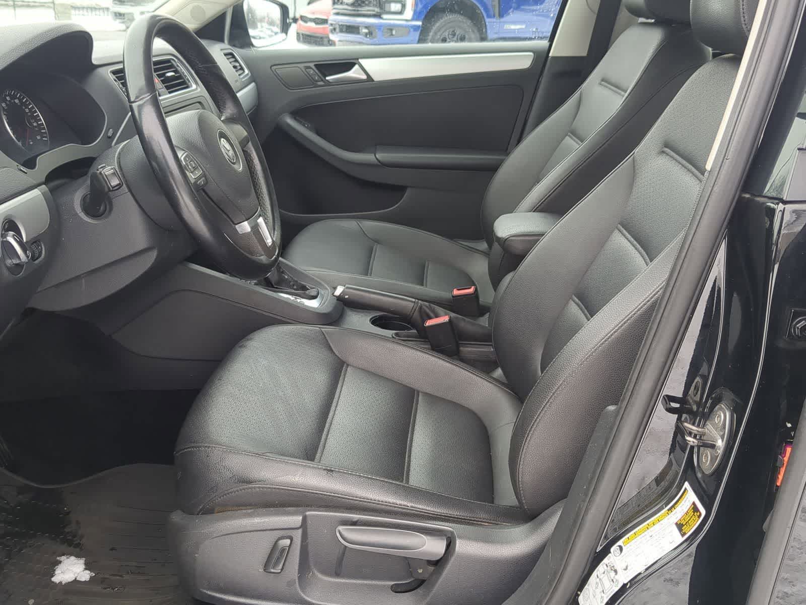 Thumbnail: 2014 Volkswagen Jetta - 18