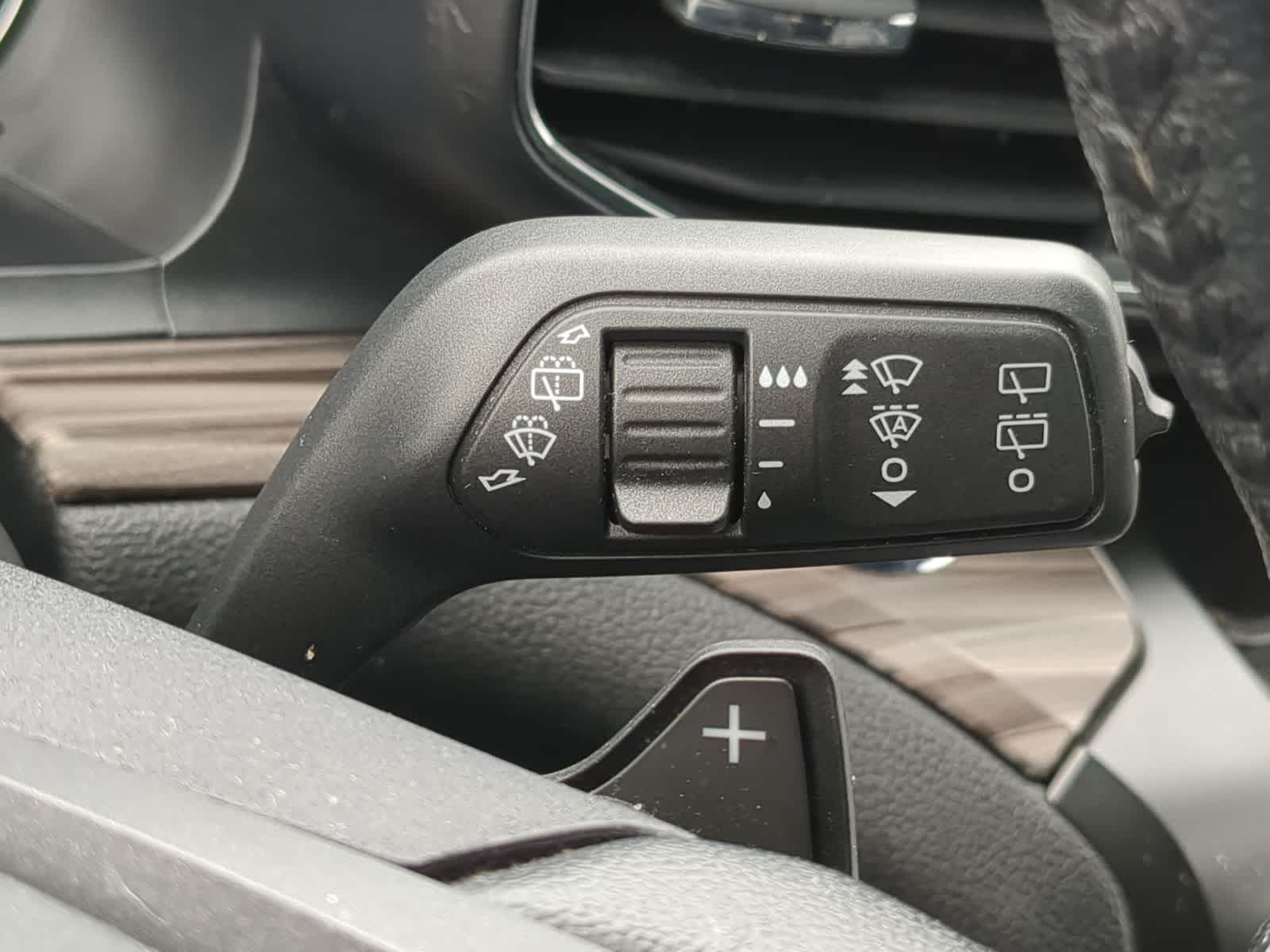 Thumbnail: 2020 Ford Explorer - 29