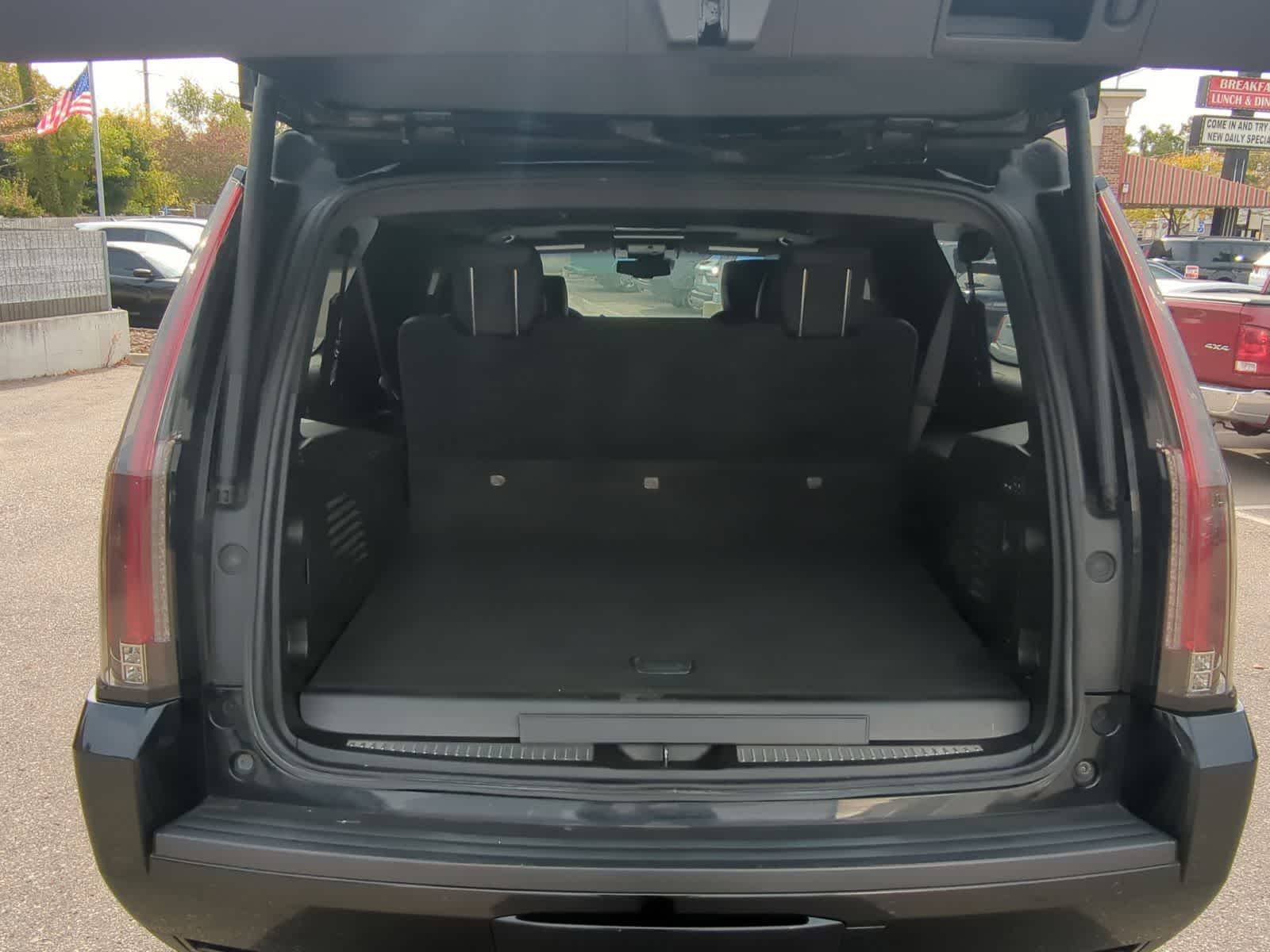 Thumbnail: 2016 Cadillac Escalade - 40