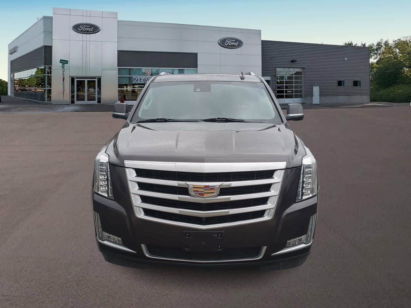 Thumbnail: 2017 Cadillac Escalade - 3