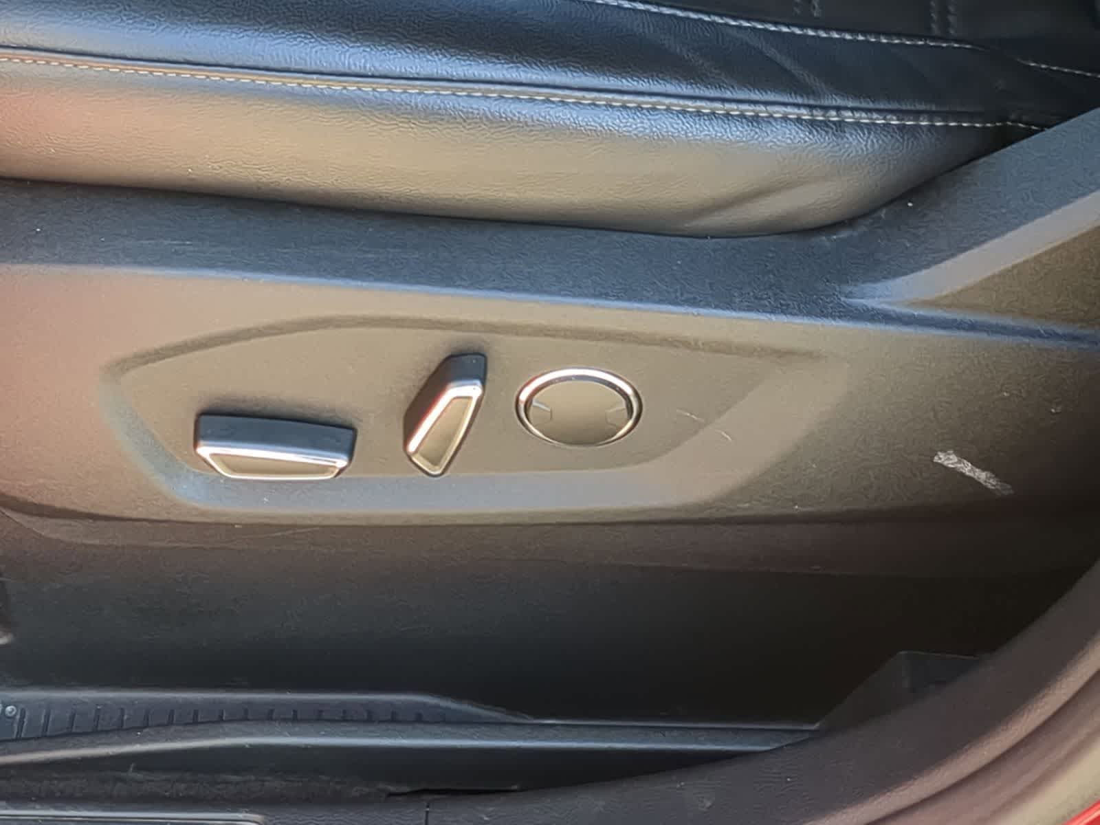 Thumbnail: 2019 Ford Edge - 22