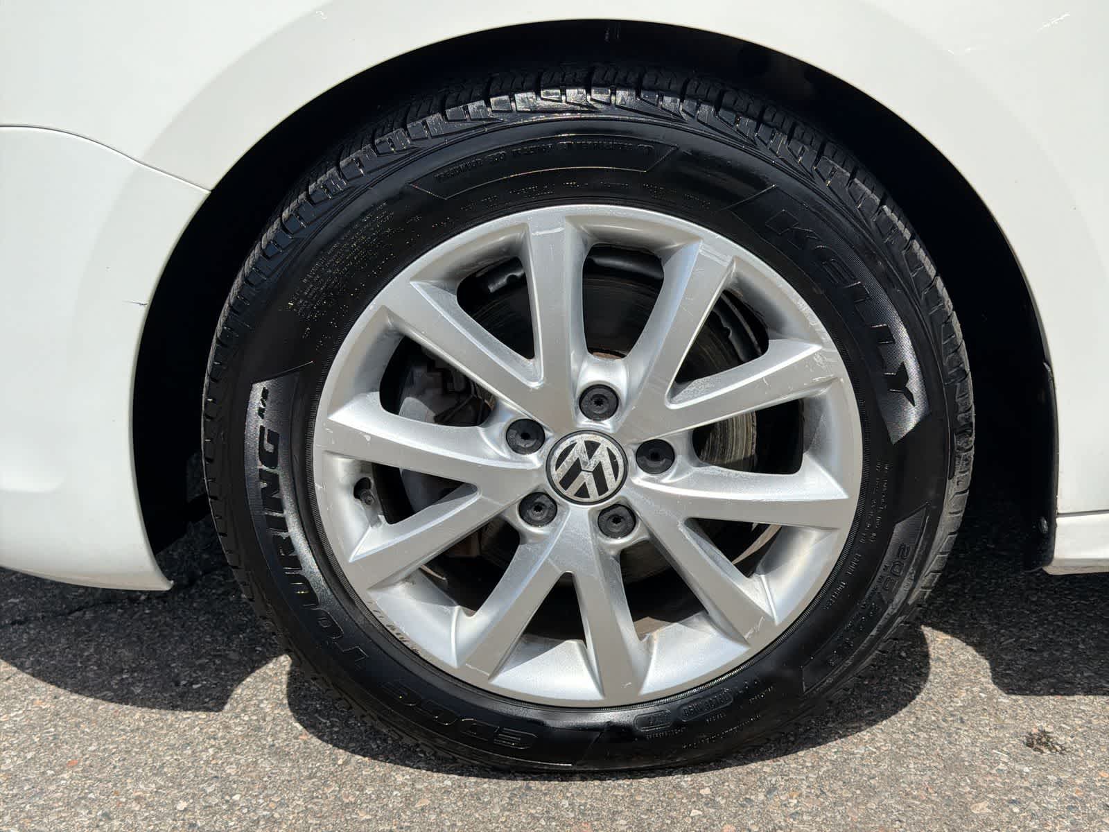 Thumbnail: 2011 Volkswagen Jetta - 15