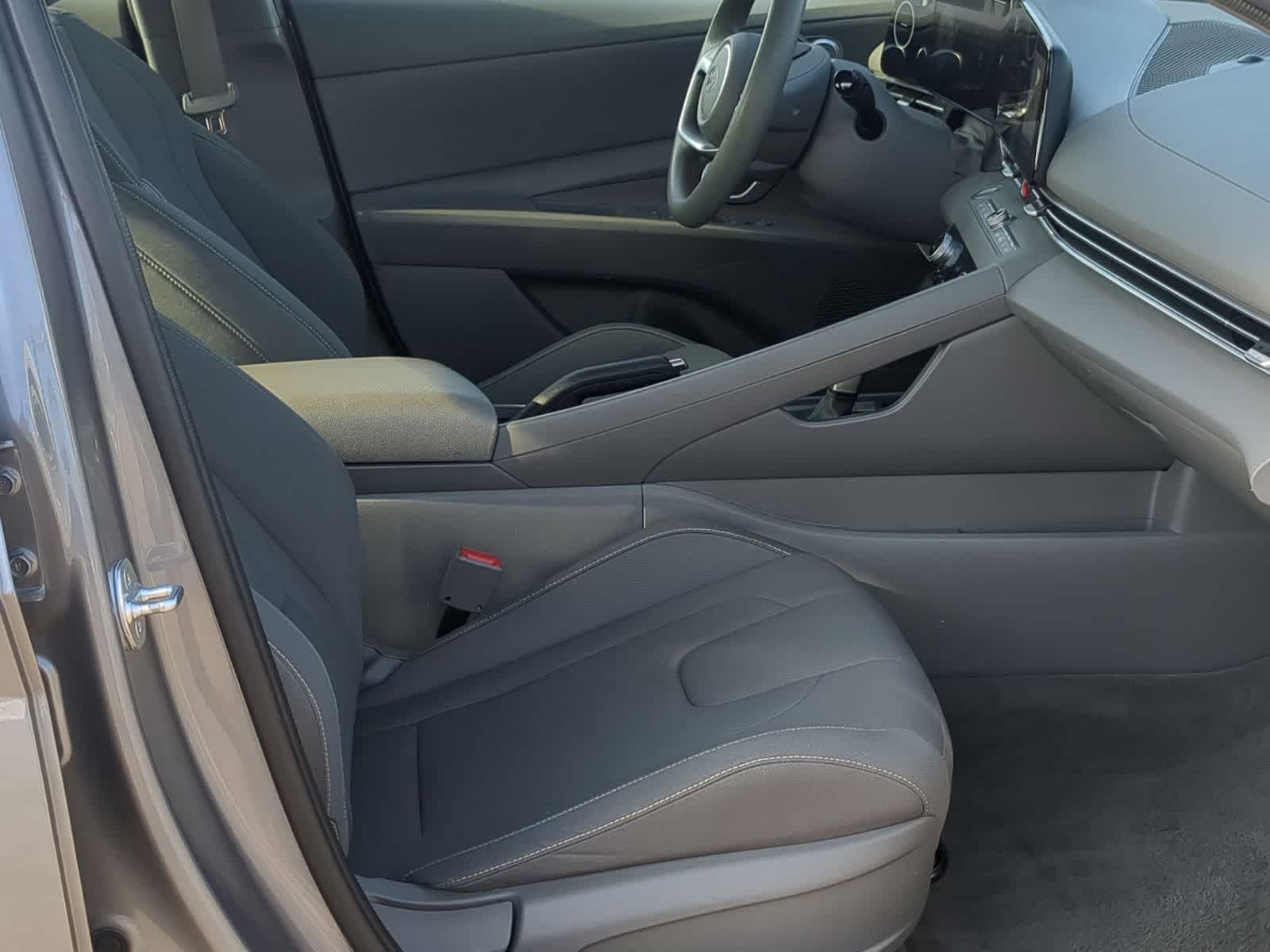 Thumbnail: 2024 Hyundai Elantra - 23