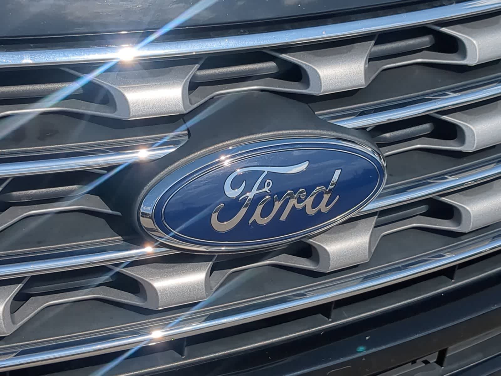 Thumbnail: 2017 Ford Explorer - 16