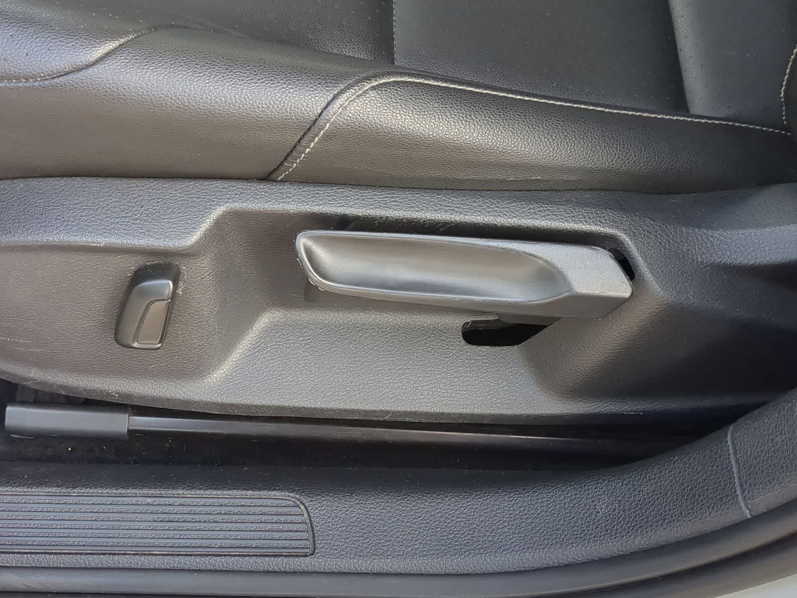 Thumbnail: 2021 Volkswagen Golf - 18