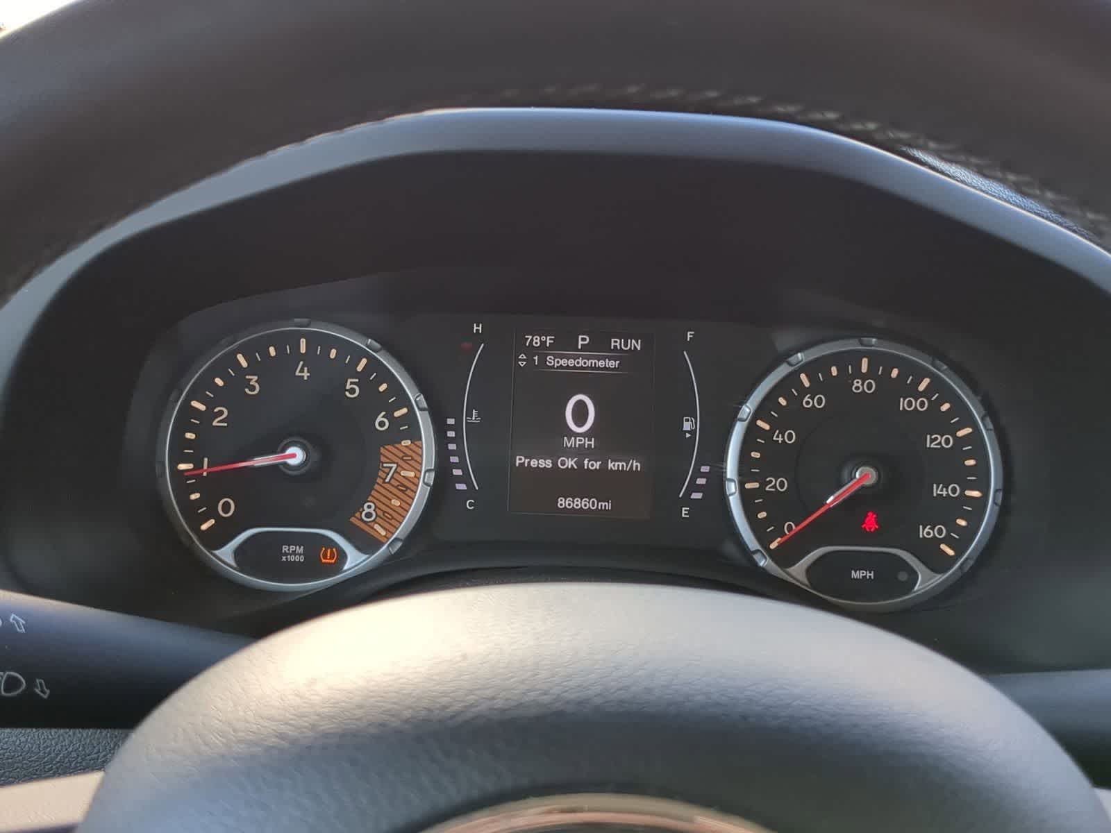 Thumbnail: 2019 Jeep Renegade - 32