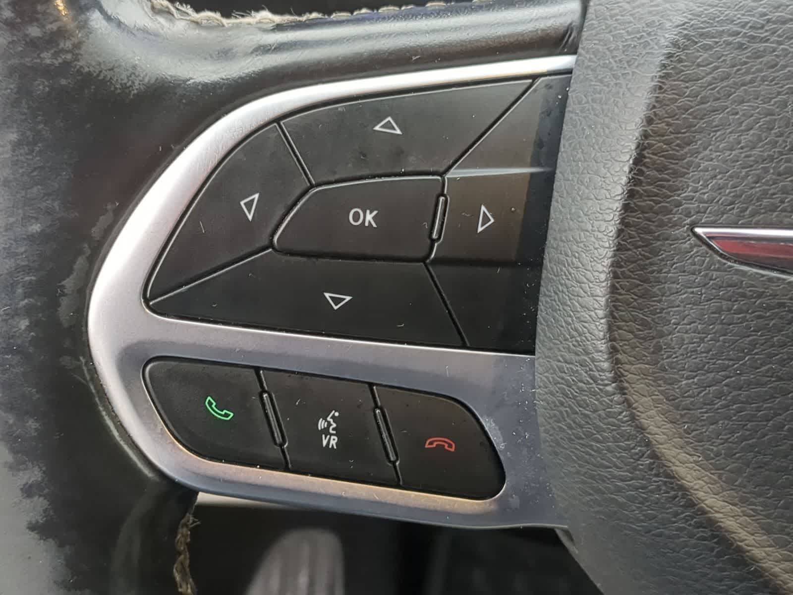 Thumbnail: 2021 Chrysler Pacifica - 30